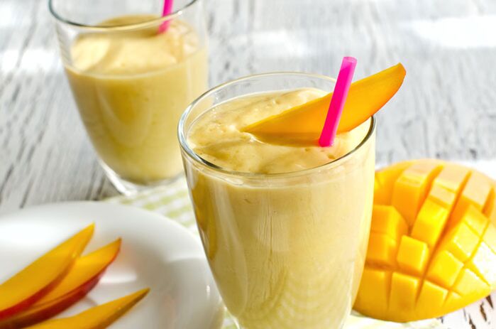 Smoothie με μάνγκο, πορτοκάλι και γιαούρτι για απώλεια βάρους