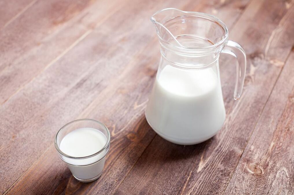 Το πρόγραμμα διατροφής για το έλκος στομάχου περιλαμβάνει γάλα με χαμηλά λιπαρά